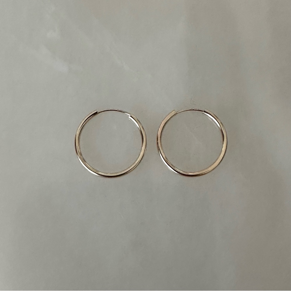 Vintage 14k Solid Yellow Gold Hollow Tube Hoop Earrings